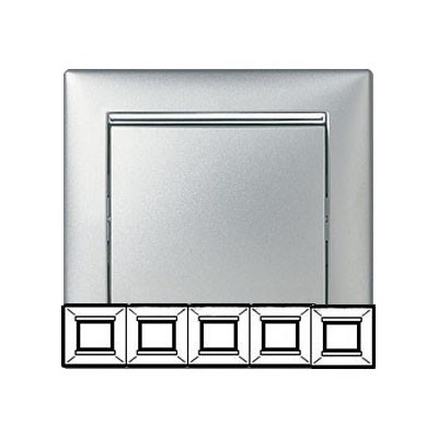 Рамка четырехместная Legrand Valena 770354 горизонтальная алюминий/серебряный штрих